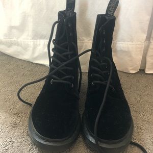Dr. Martens Black Velvet